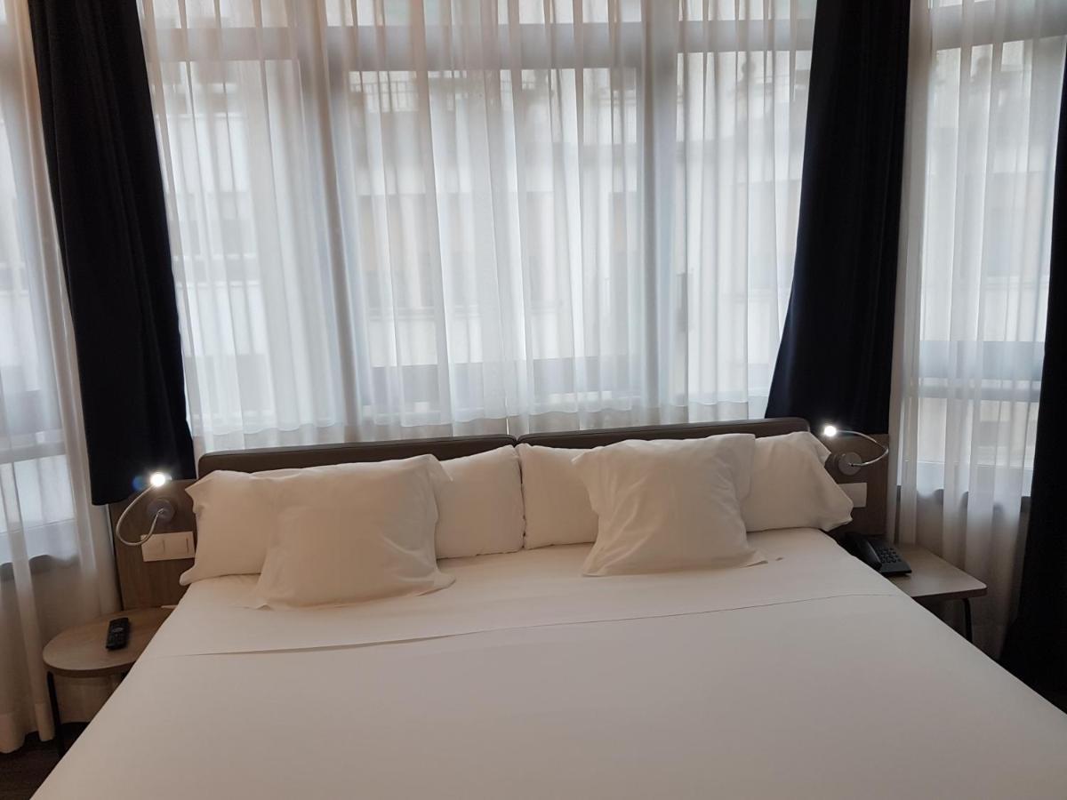 Lux Santiago