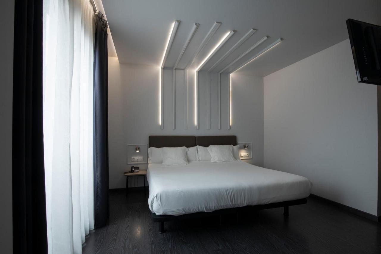 Hotel Lux Santiago 3*