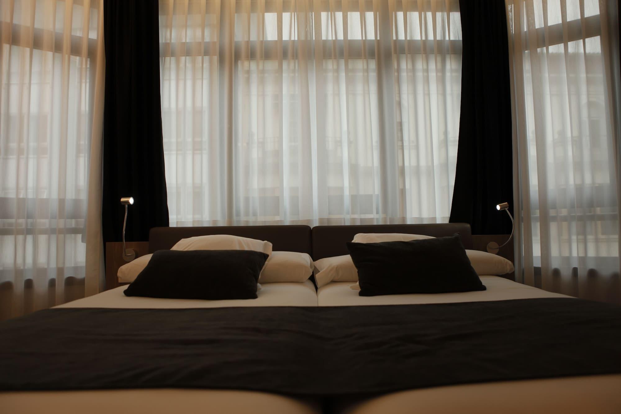 Lux Santiago Hotel 3*