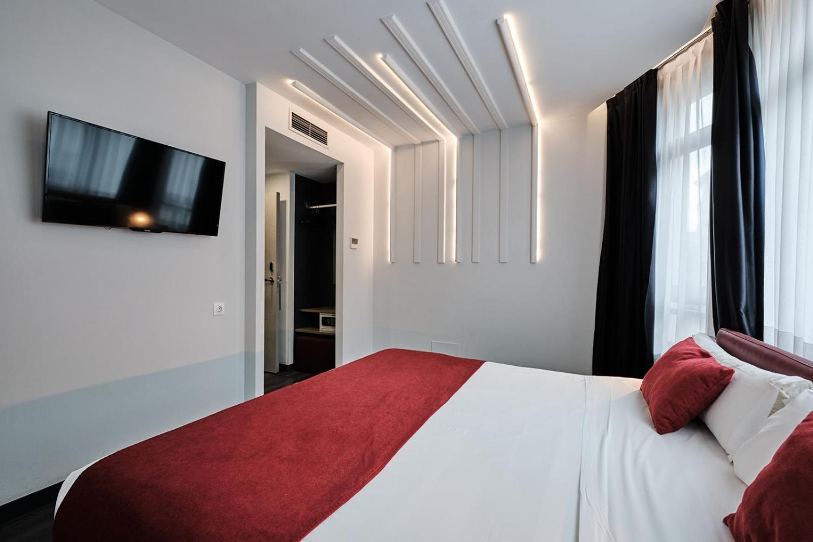Hotel Lux Santiago 3*